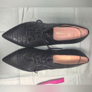 Pointy crocodile print loafer